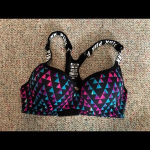 Victoria’s Secret push up sports bra, adjustable.